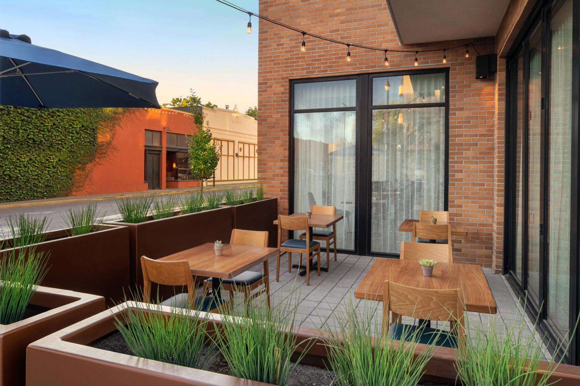 Ac Hotel By Marriott Santa Rosa Sonoma Wine Country Exterior photo